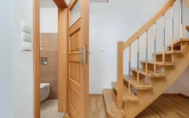 Manganowa Two-level Apartment by Renters