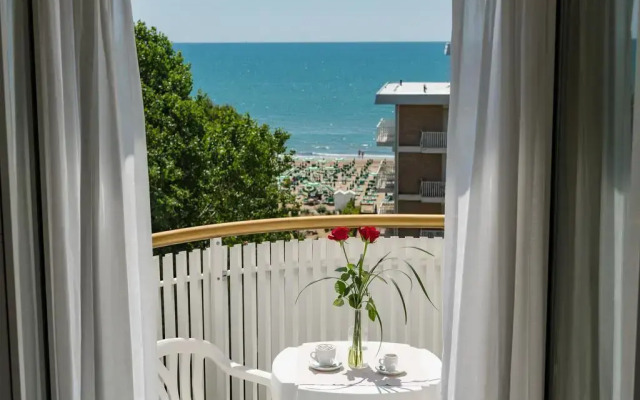 SALUS Smart & Chic Hotel