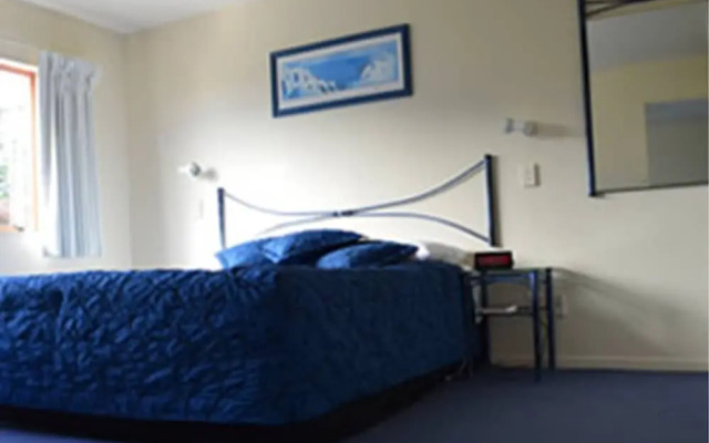 Albany Executive Motor Inn