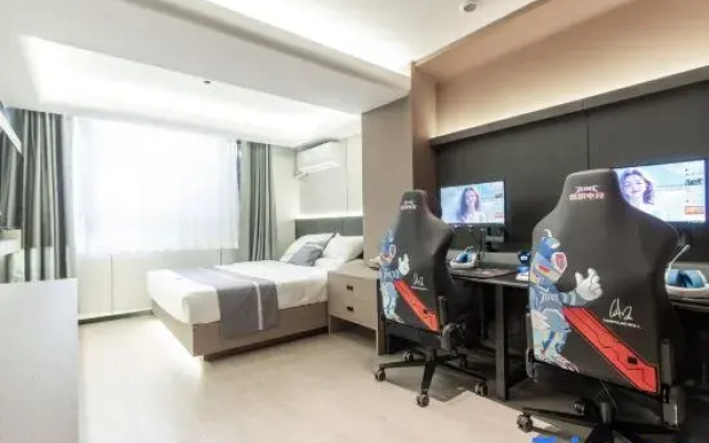 Jiaqi Electric Sports Hotel (Shenyang Forbidden City Branch)