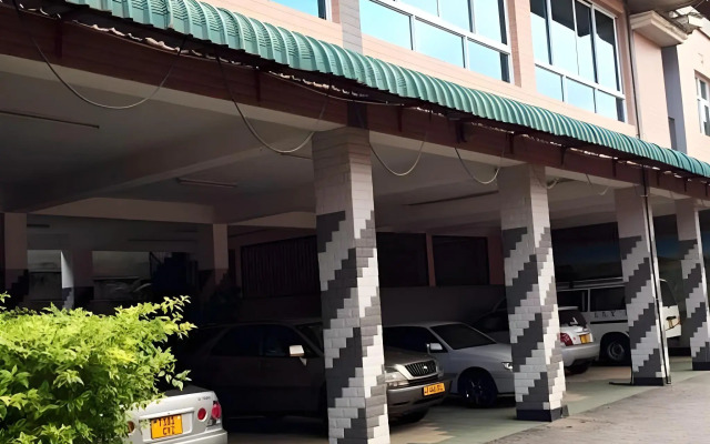 Mc-Ellys Hotel