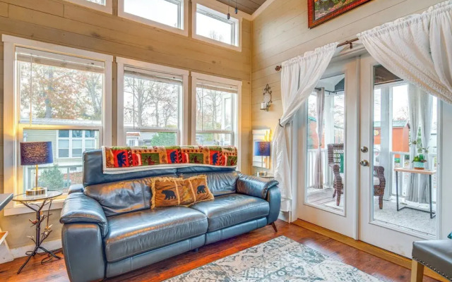 Tiny Home in Flat Rock: Easy Access to I-26!