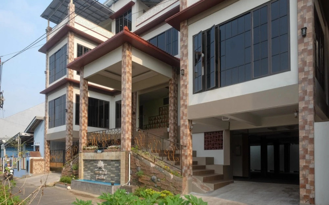 Urbanview Grand Lotus Hotel by RedDoorz — hotel in Purwokerto