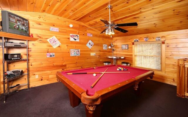 Hugs n Kisses - One Bedroom Cabin