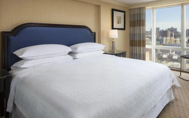 Sheraton LaGuardia East Hotel