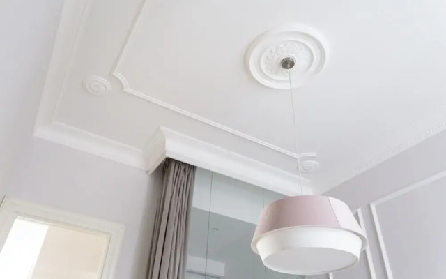 JOIVY Luxurious 2BR Apt w/street view, 2mins to Santa Justa Lift