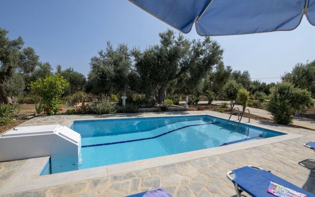 Nice Villa With Private Swimming Pool in Loutra NW Crete