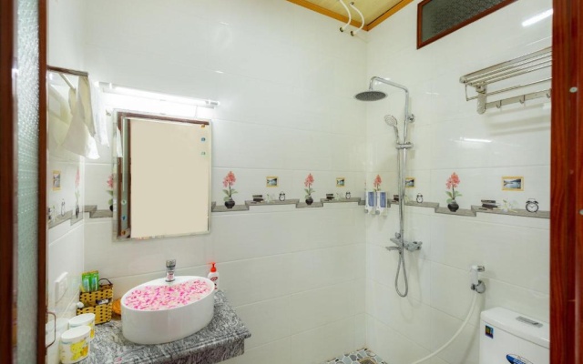 Tam Coc Lotus Flower Homestay – Bathroom – Hoa Lu