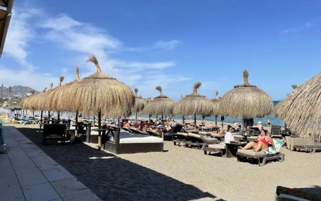 Luxurious Three Bedroom Duplex Apt Close to Beach