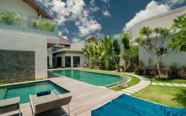 Villa Cloud Nine And Belle Seminyak