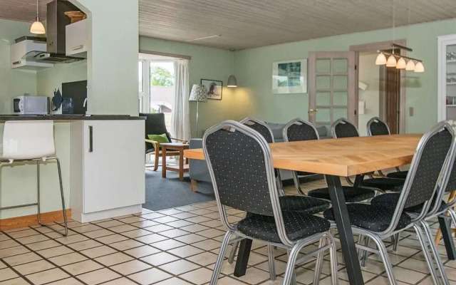 8 Person Holiday Home in Oksbol