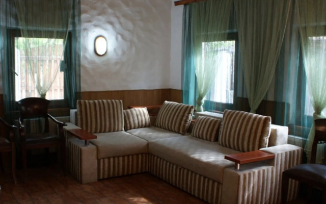 Гостиный двор (Керчь)