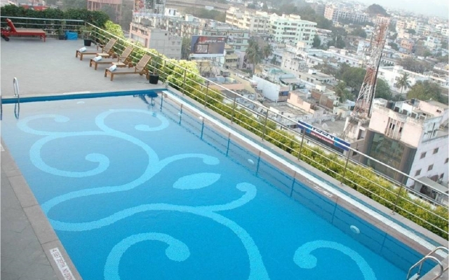 Vivanta Vijayawada, MG Road