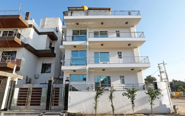 OYO 10889 Hotel Green Residency