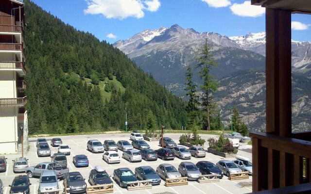 Lou Services Apartment M2-221 LSI 001