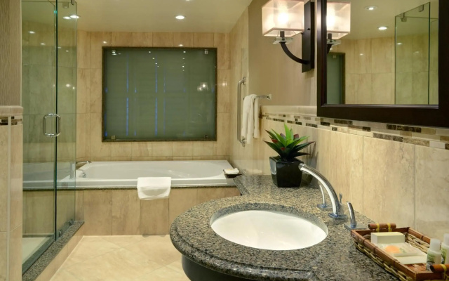 Holiday Inn Peterborough-Waterfront, ON by IHG
