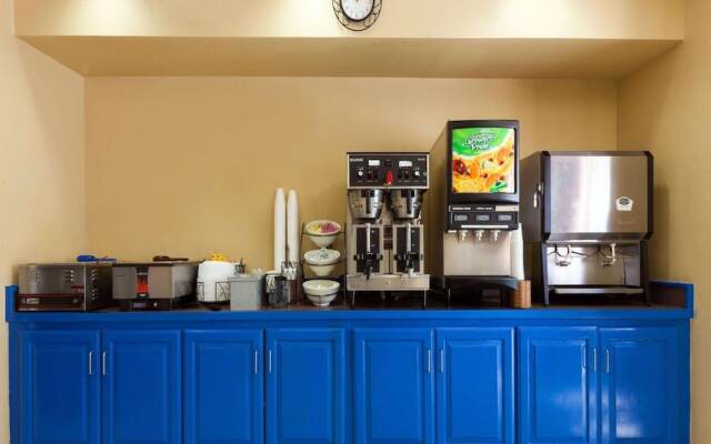 Extend-a-Suites - Extended Stay, I-40 Amarillo West