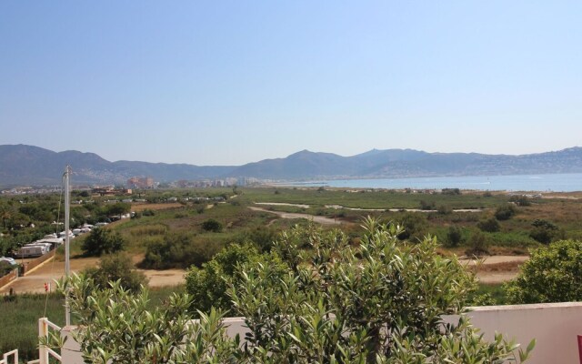 Pleasant Apartment in Empuriabrava With Balcony