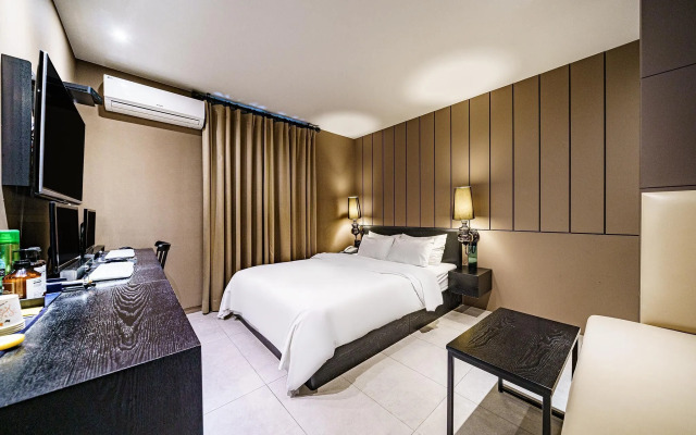 Seongnam Yaja Sujin Station