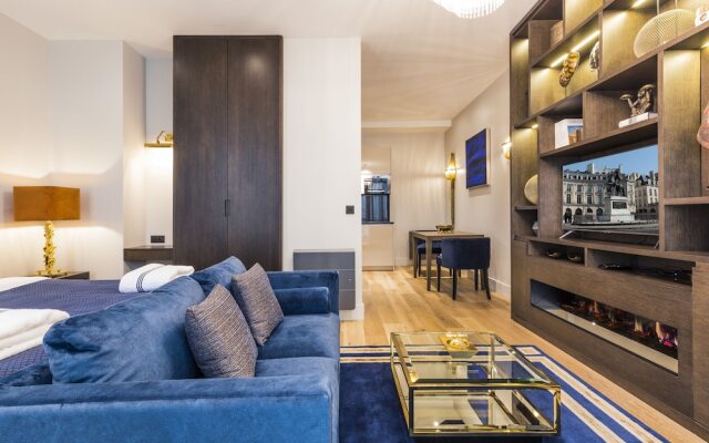 Luxury Apartment Paris Louvre II