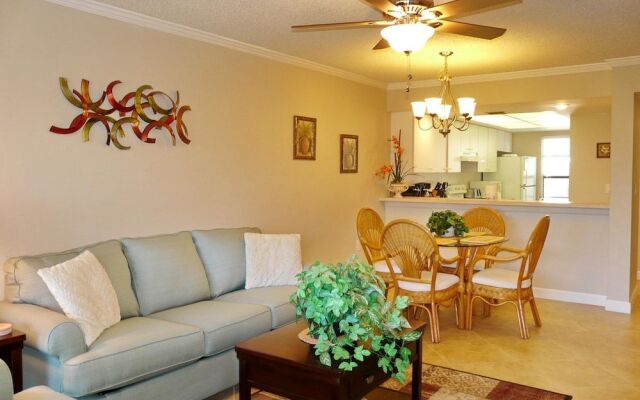 Stylish Condo Across From South Beach