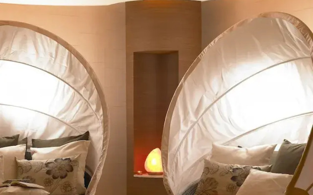 Westport Plaza Hotel