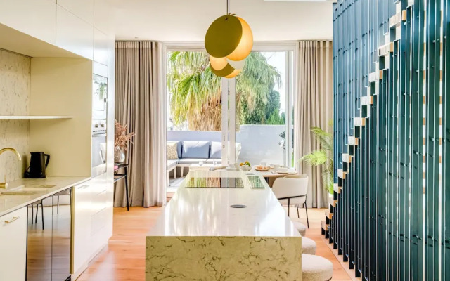 Ultimate Escape in Vibrant De Waterkant at Ishani