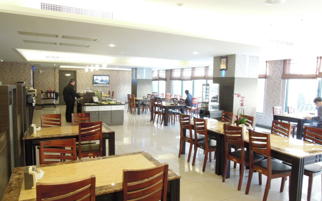 Shihzuwan Hotel - Kaohsiung Station