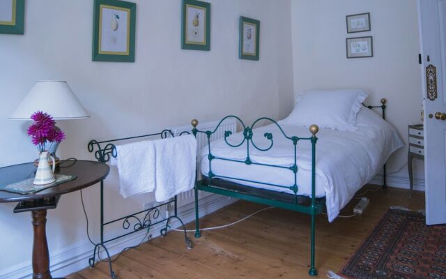 S. Howard Bed & Breakfast