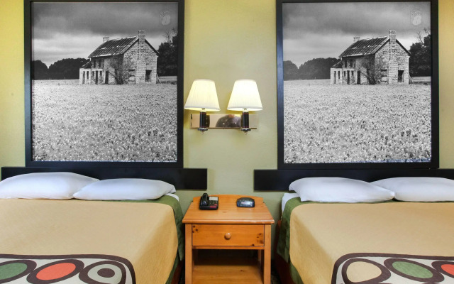 Super 8 by Wyndham Sherman