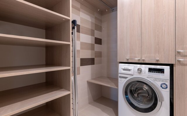 RentHouse Apartment Premium Life