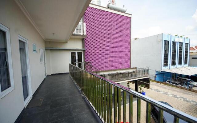 Super OYO 270 Madinah Residence Syariah