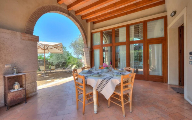 Villa Faccioli Magnolia With Shared Pool