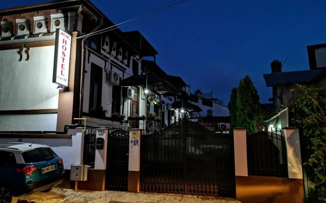 Joe Hostel
