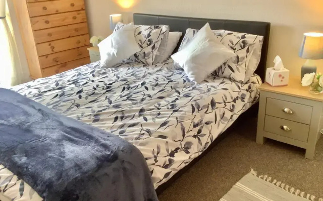 Second Floor Apartment Tenby Town Centre