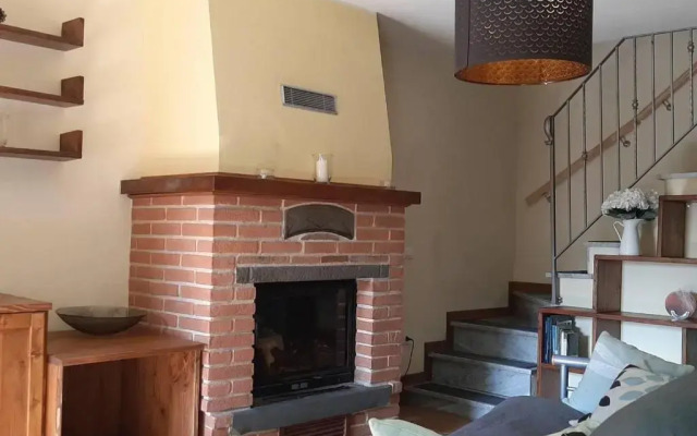 Beautiful 2-bed House in Longoio, Bagni Di Lucca