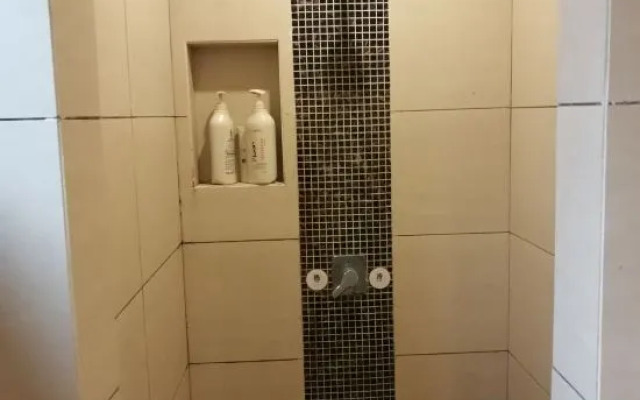 Jinfoshanwenquanjiari Hotel