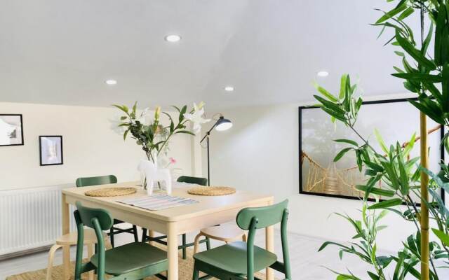 Missafir Exquisite Flat With Terrace in Nisantasi