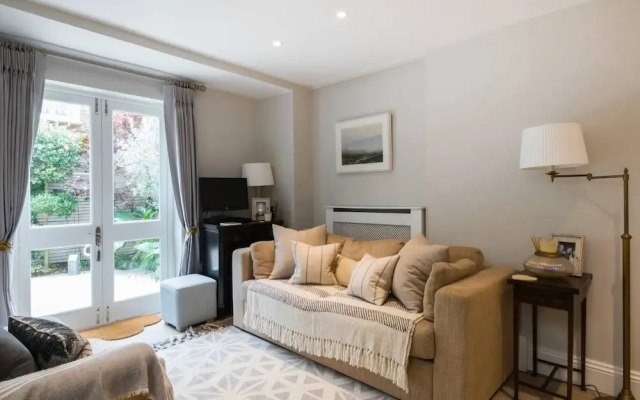 Gorgeous 2 Bed Fulham Flat With Garden