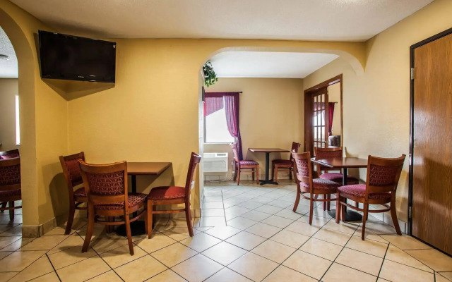Quality Inn O'Fallon IL - St. Louis