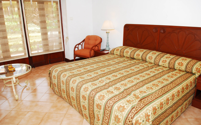 Coconut Grove Beach Resort – Guest Rooms – South Goa
