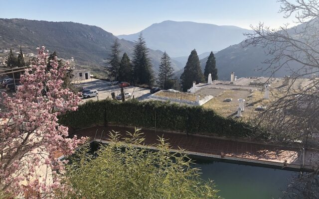 Hostal Rural Poqueira