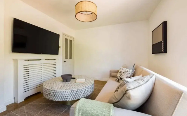 The Fulham Bolthole - Beckoning 2bdr Flat With Garden