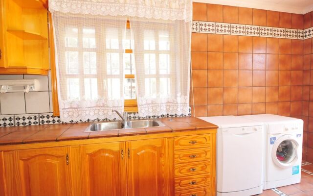 HomeHolidaysRentals Corinne
