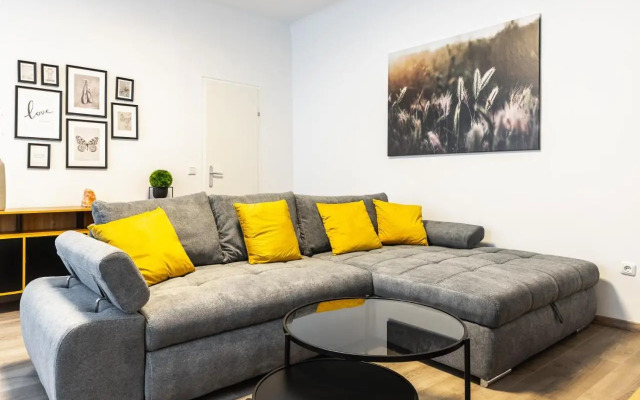 Modern and lovely apartment next to subway station