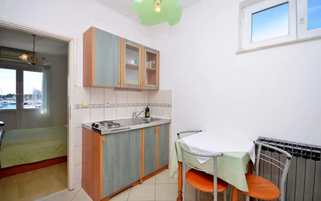 Apartments and Rooms Mare