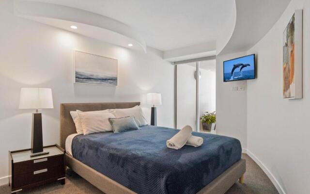Sirocco 906 by G1 Holidays - Two Bedroom Beachfront Apartment in Sirocco Resort