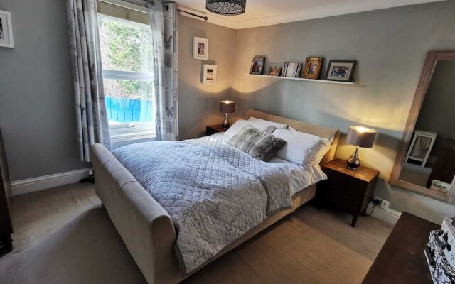 NEW Spacious 3BD House Tunbridge Wells Sleeps 7!