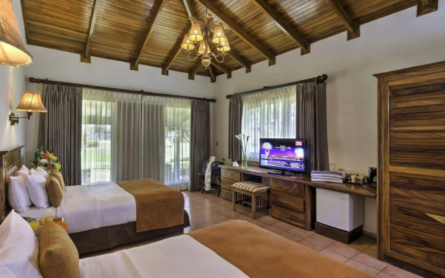 CC Beach Front Papagayo All Inclusive