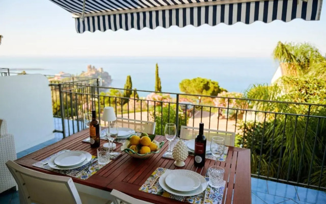 Luxury sea View, With Infinity Pool in Sicily